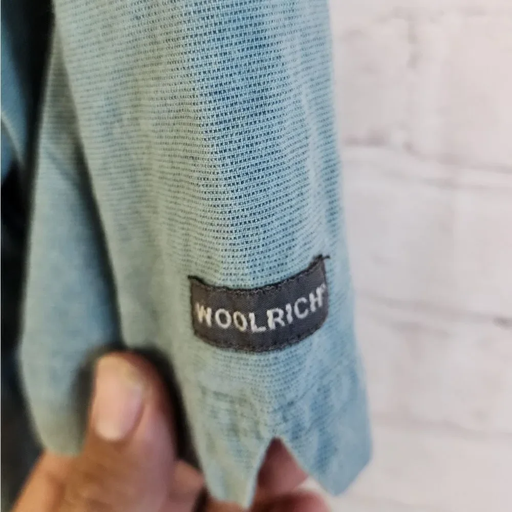 Mens Woolrich button-down shirt, size Large
